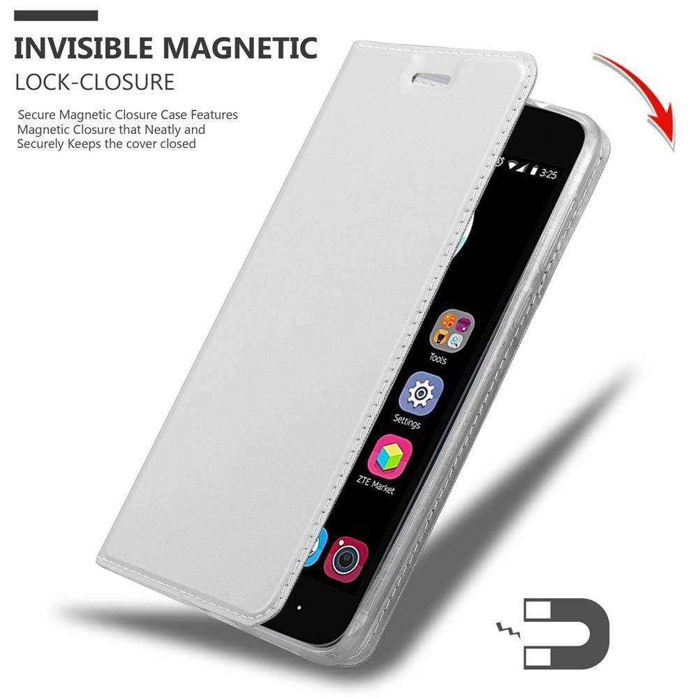 Cadorabo Handyhülle für ZTE Blade V8 Schutz Hülle in Silber Cover Etui Book Case Booklet