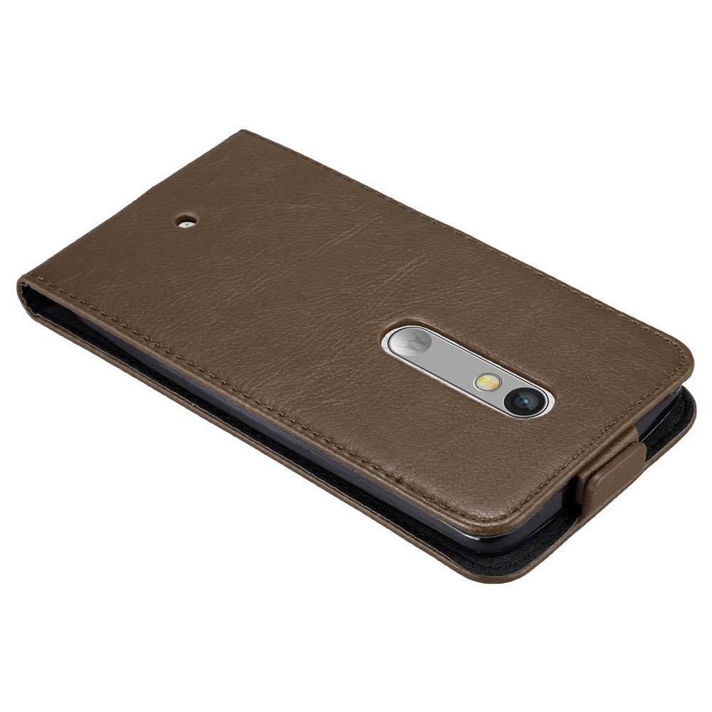 Cadorabo Hülle für Motorola MOTO X PLAY Schutz Hülle in Braun Flip Etui Handyhülle Case Cover