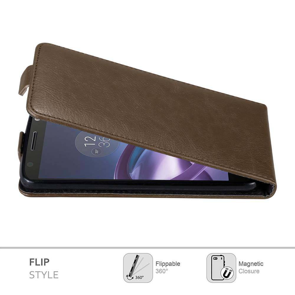 Cadorabo Hülle für Motorola MOTO Z Schutz Hülle in Braun Flip Etui Handyhülle Case Cover