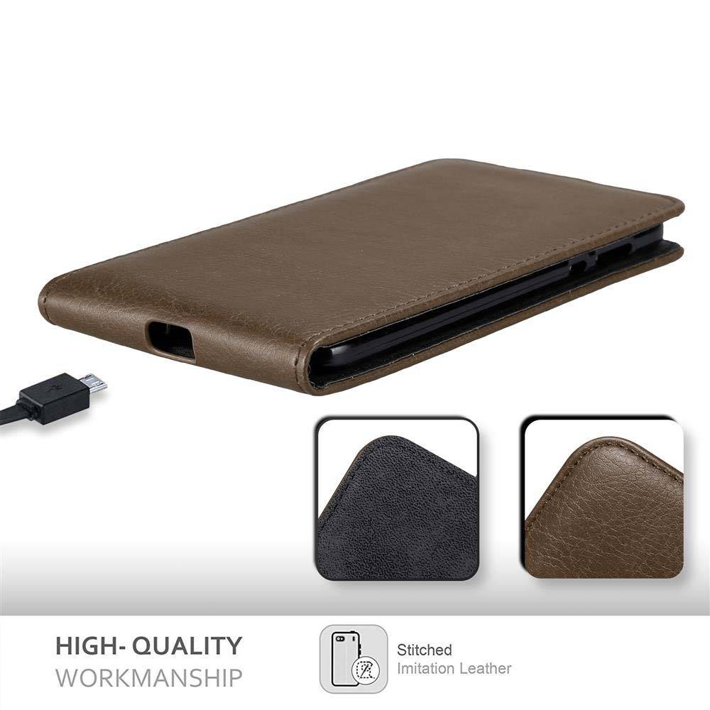 Cadorabo Hülle für Motorola MOTO Z2 Schutz Hülle in Braun Flip Etui Handyhülle Case Cover