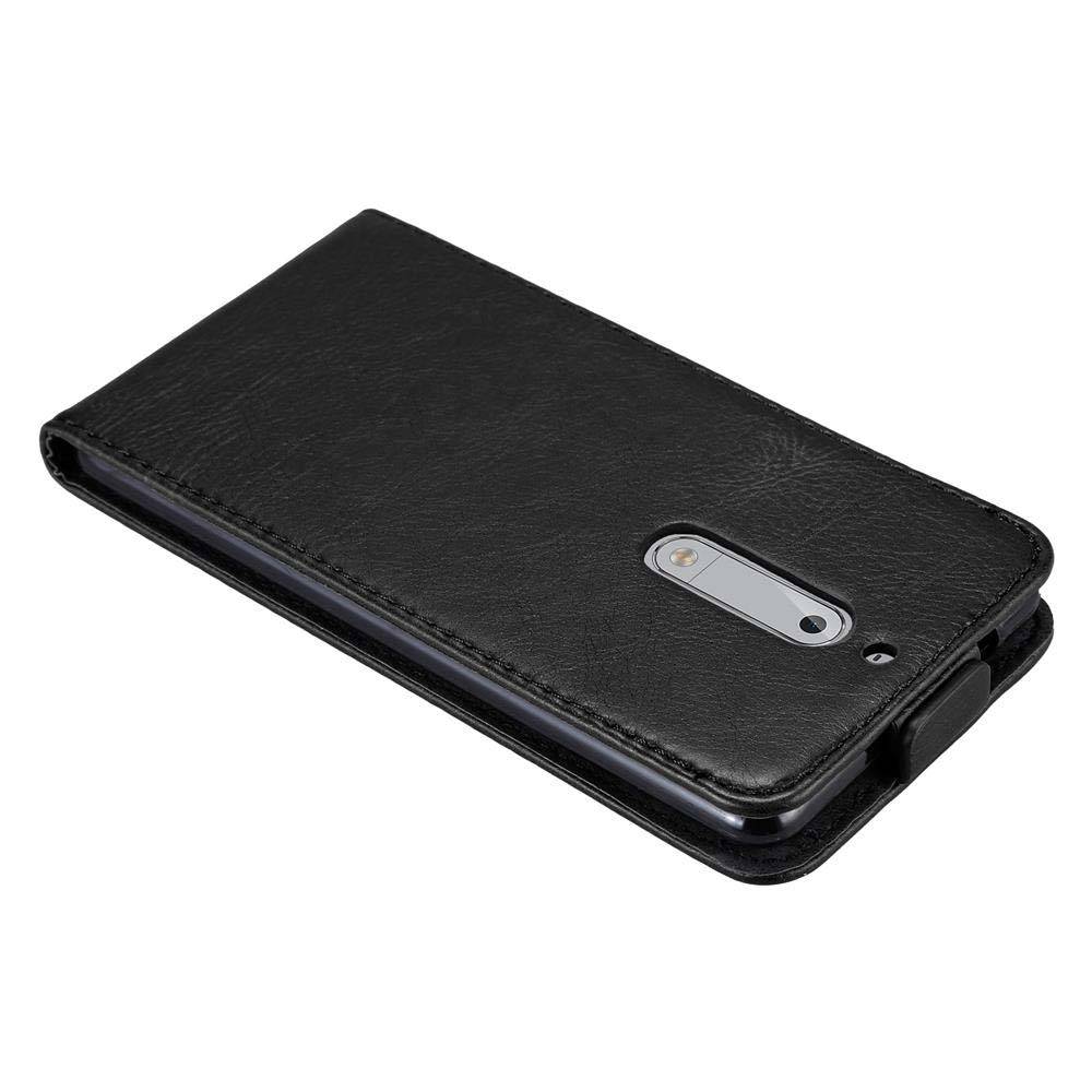 Cadorabo Hülle für Nokia 5 2017 Schutz Hülle in Schwarz Flip Etui Handyhülle Case Cover