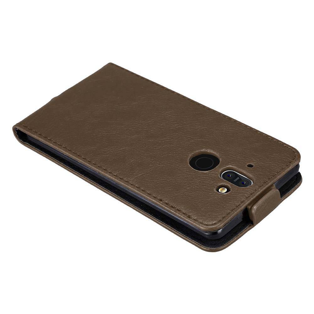 Cadorabo Hülle für Nokia 8 Sirocco Schutz Hülle in Braun Flip Etui Handyhülle Case Cover
