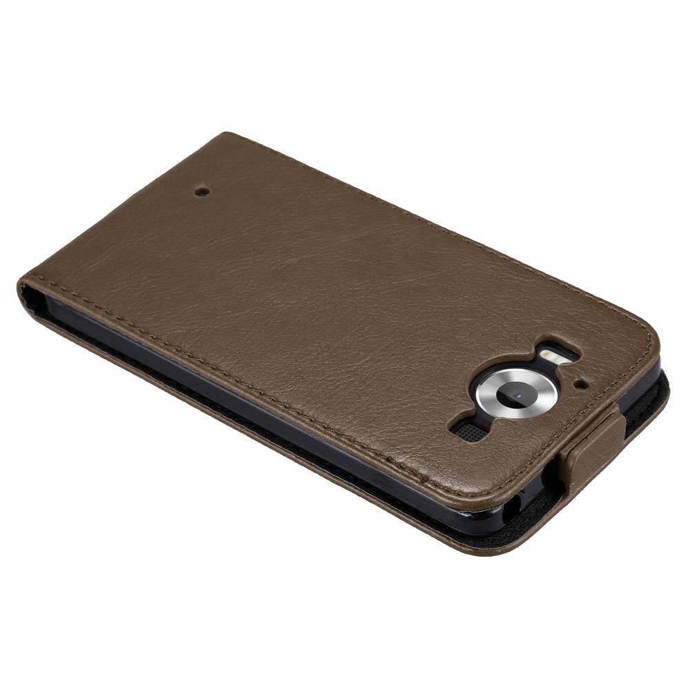 Cadorabo Hülle für Nokia Lumia 950 Schutz Hülle in Braun Flip Etui Handyhülle Case Cover