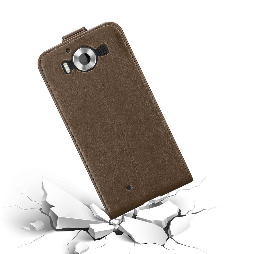 Cadorabo Hülle für Nokia Lumia 950 Schutz Hülle in Braun Flip Etui Handyhülle Case Cover