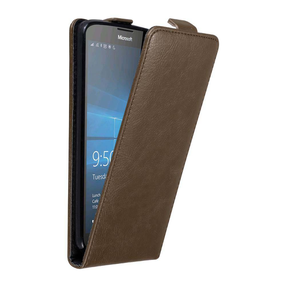 Cadorabo Hülle für Nokia Lumia 950 XL Schutz Hülle in Braun Flip Etui Handyhülle Case Cover