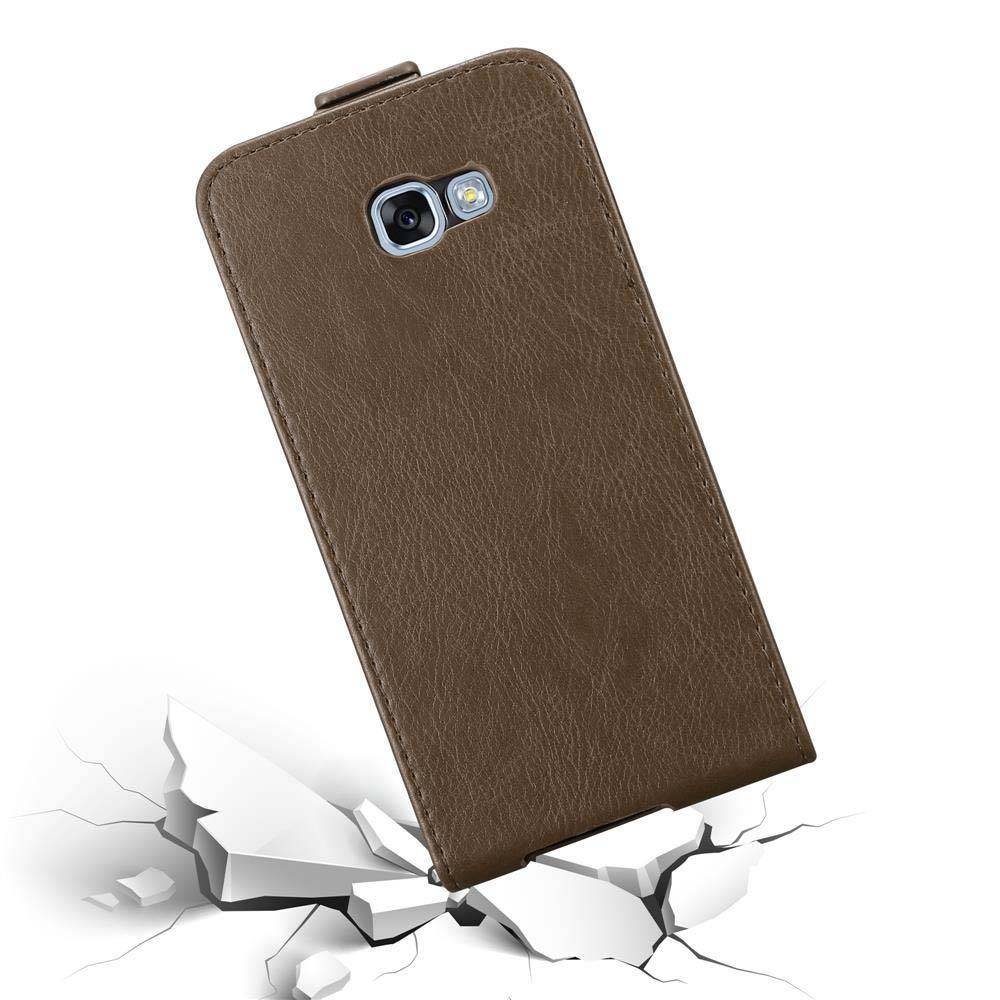 Cadorabo Hülle für Samsung Galaxy A5 2017 Schutz Hülle in Braun Flip Etui Handyhülle Case Cover
