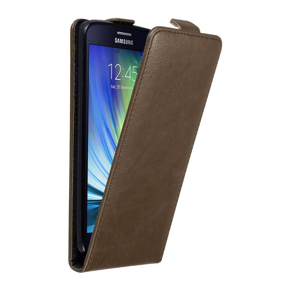Cadorabo Hülle für Samsung Galaxy A7 2015 Schutz Hülle in Braun Flip Etui Handyhülle Case Cover