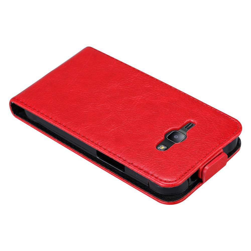 Cadorabo Hülle für Samsung Galaxy J1 2015 Schutz Hülle in Rot Flip Etui Handyhülle Case Cover