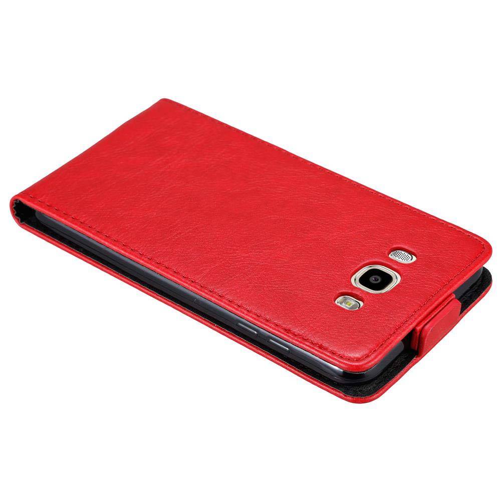 Cadorabo Hülle für Samsung Galaxy J7 2016 Schutz Hülle in Rot Flip Etui Handyhülle Case Cover