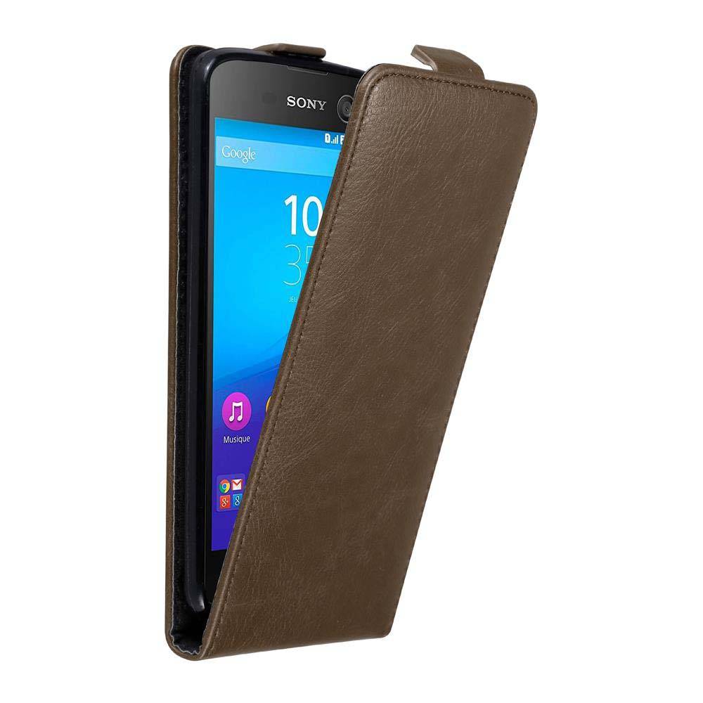 Cadorabo Hülle für Sony Xperia M5 Schutz Hülle in Braun Flip Etui Handyhülle Case Cover