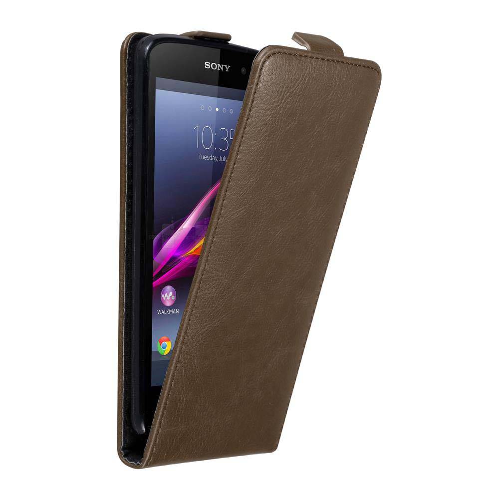 Cadorabo Hülle für Sony Xperia Z1 Schutz Hülle in Braun Flip Etui Handyhülle Case Cover