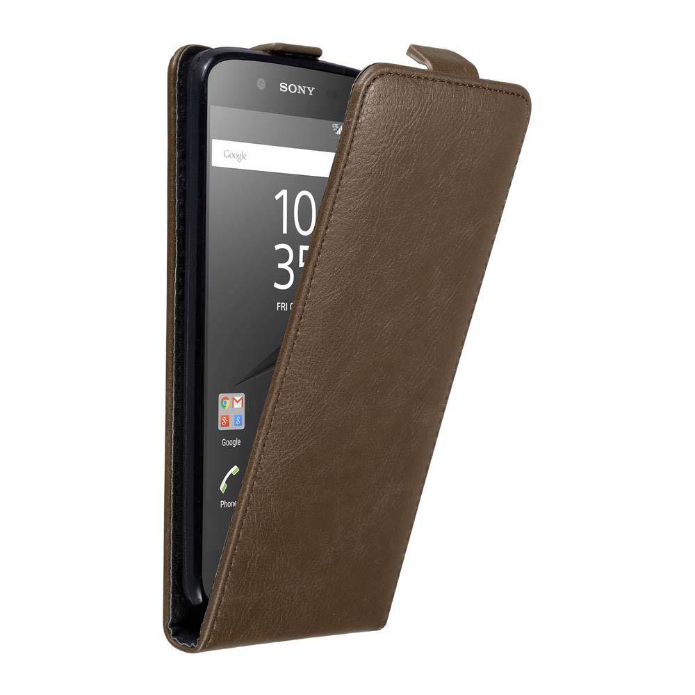 Cadorabo Hülle für Sony Xperia Z5 Schutz Hülle in Braun Flip Etui Handyhülle Case Cover