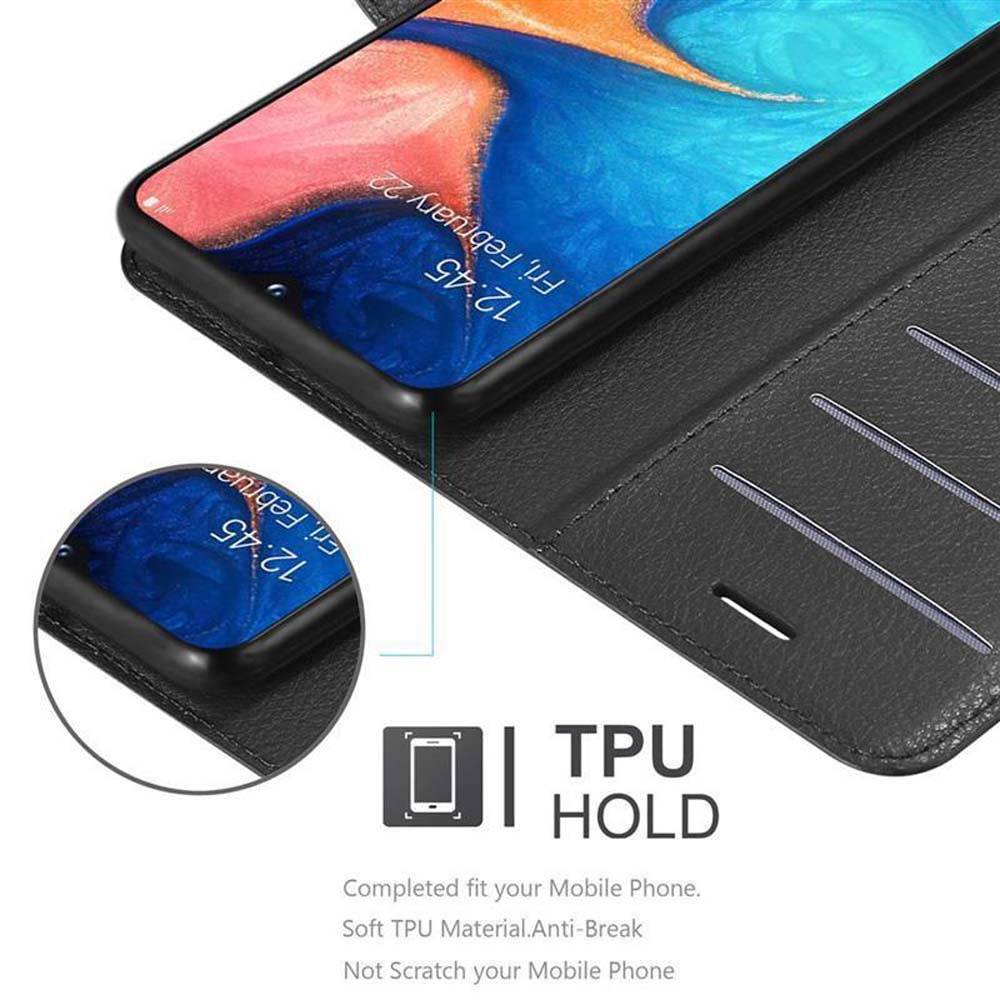 Cadorabo Hülle für Samsung Galaxy A10e / A20e Schutz Hülle in Schwarz Handyhülle Etui Case Cover Magnetverschluss