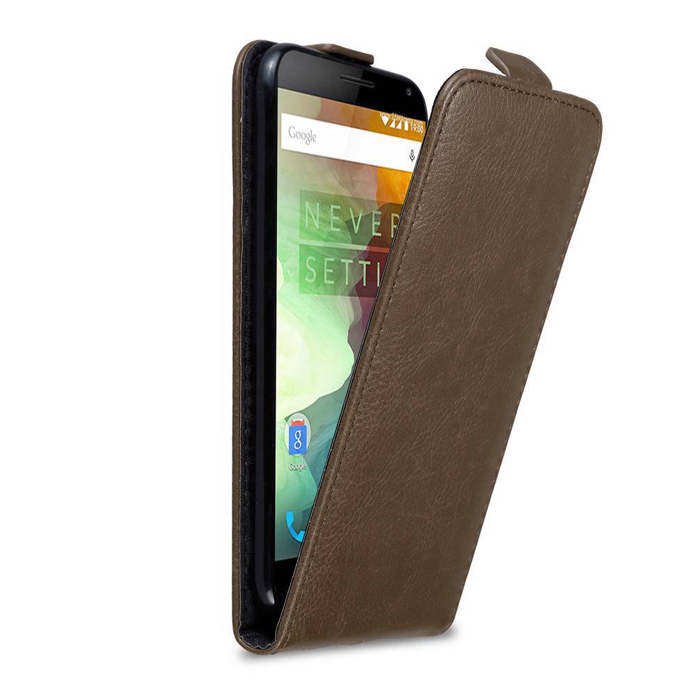 Cadorabo Hülle für OnePlus 2 Schutz Hülle in Braun Flip Etui Handyhülle Case Cover
