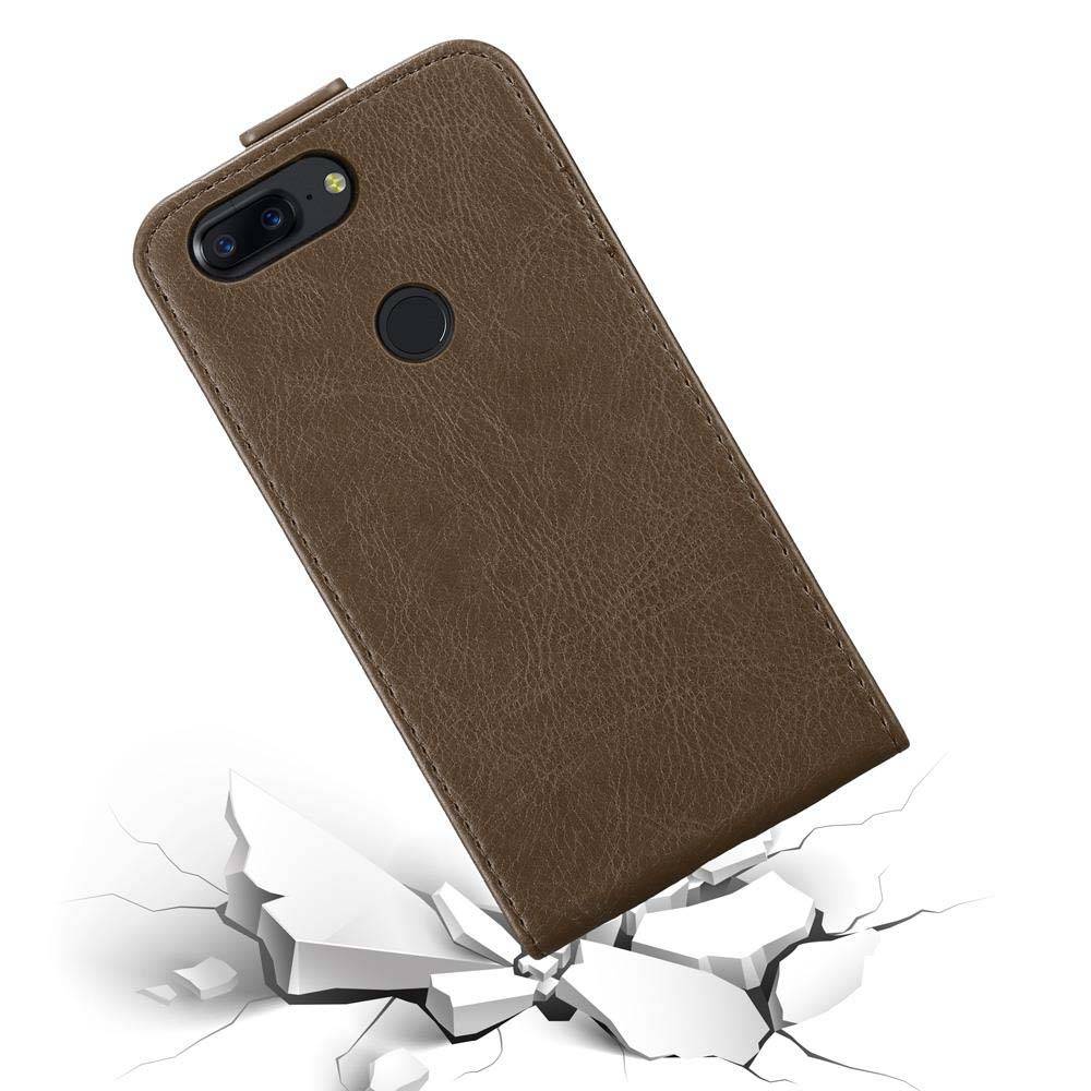 Cadorabo Hülle für OnePlus 5T Schutz Hülle in Braun Flip Etui Handyhülle Case Cover