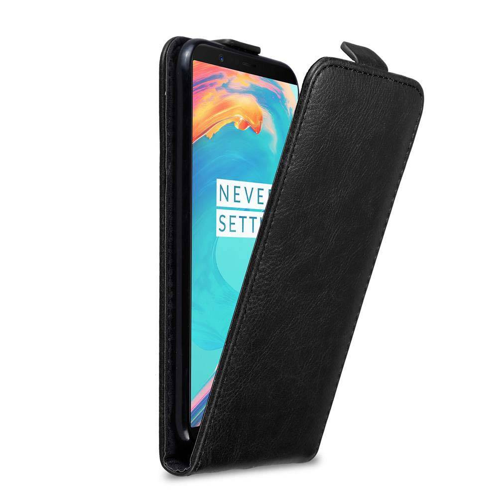 Cadorabo Hülle für OnePlus 5T Schutz Hülle in Schwarz Flip Etui Handyhülle Case Cover