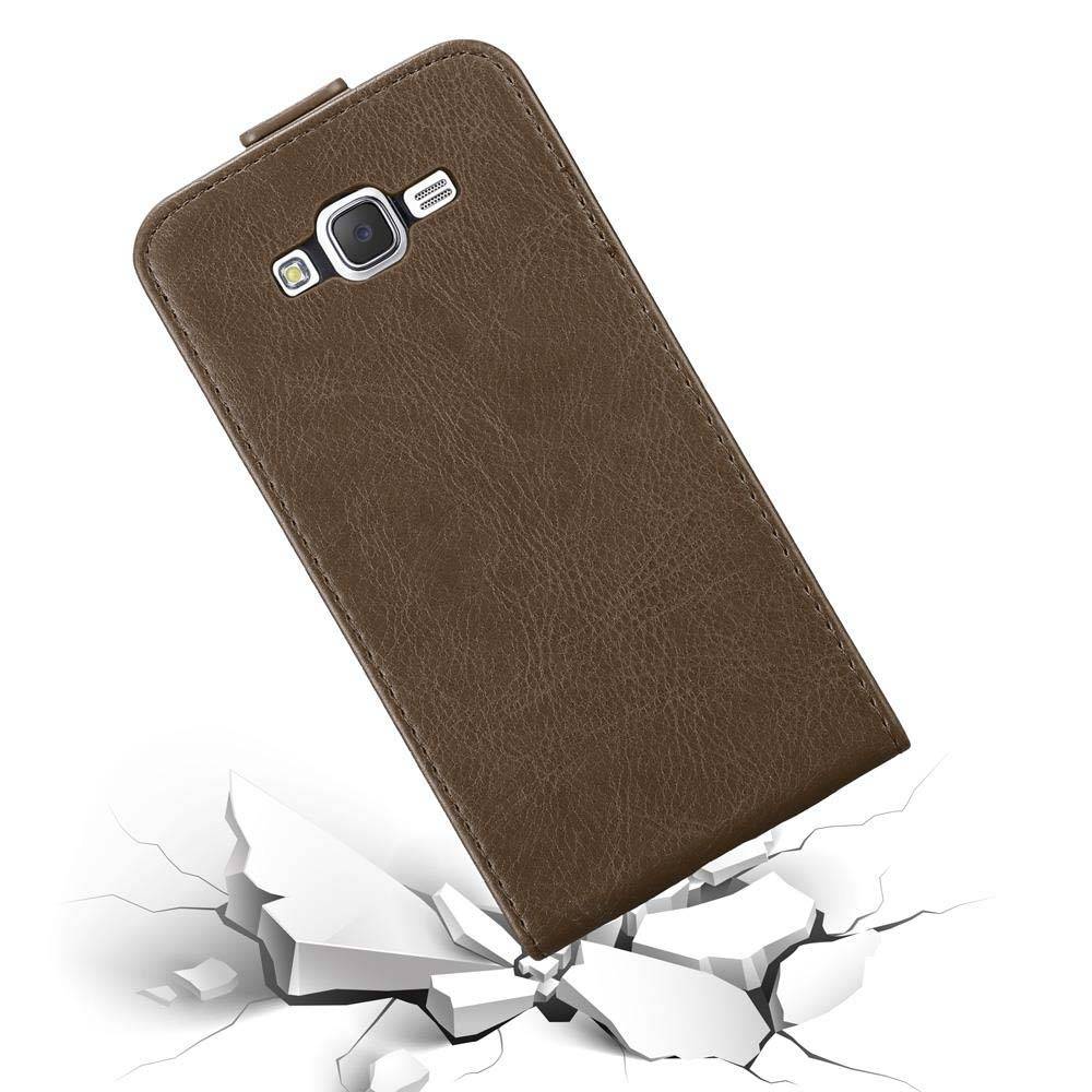 Cadorabo Hülle für Samsung Galaxy J7 2015 Schutz Hülle in Braun Flip Etui Handyhülle Case Cover