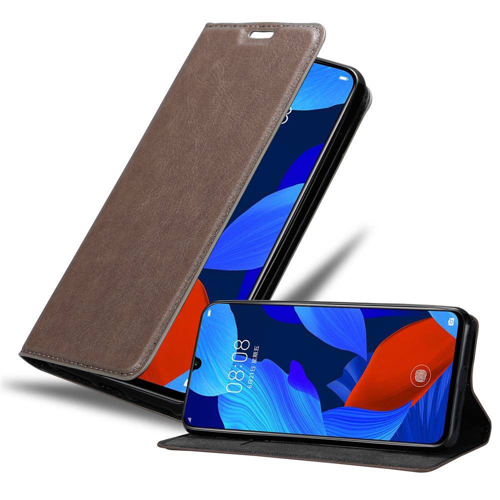 Cadorabo Hülle für Huawei NOVA 5 / 5 PRO Schutz Hülle in Braun Handyhülle Etui Case Cover Magnetverschluss