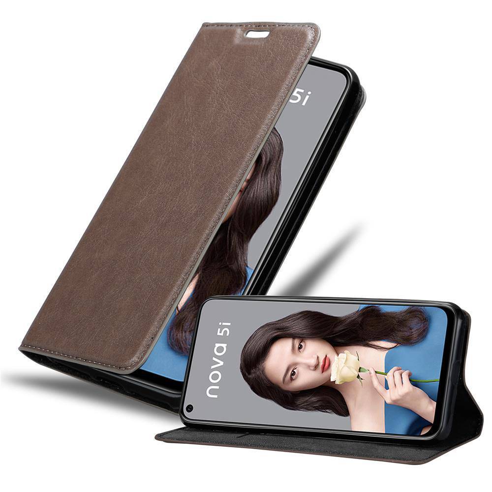 Cadorabo Hülle für Huawei NOVA 5i / P20 LITE 2019 Schutz Hülle in Braun Handyhülle Etui Case Cover Magnetverschluss