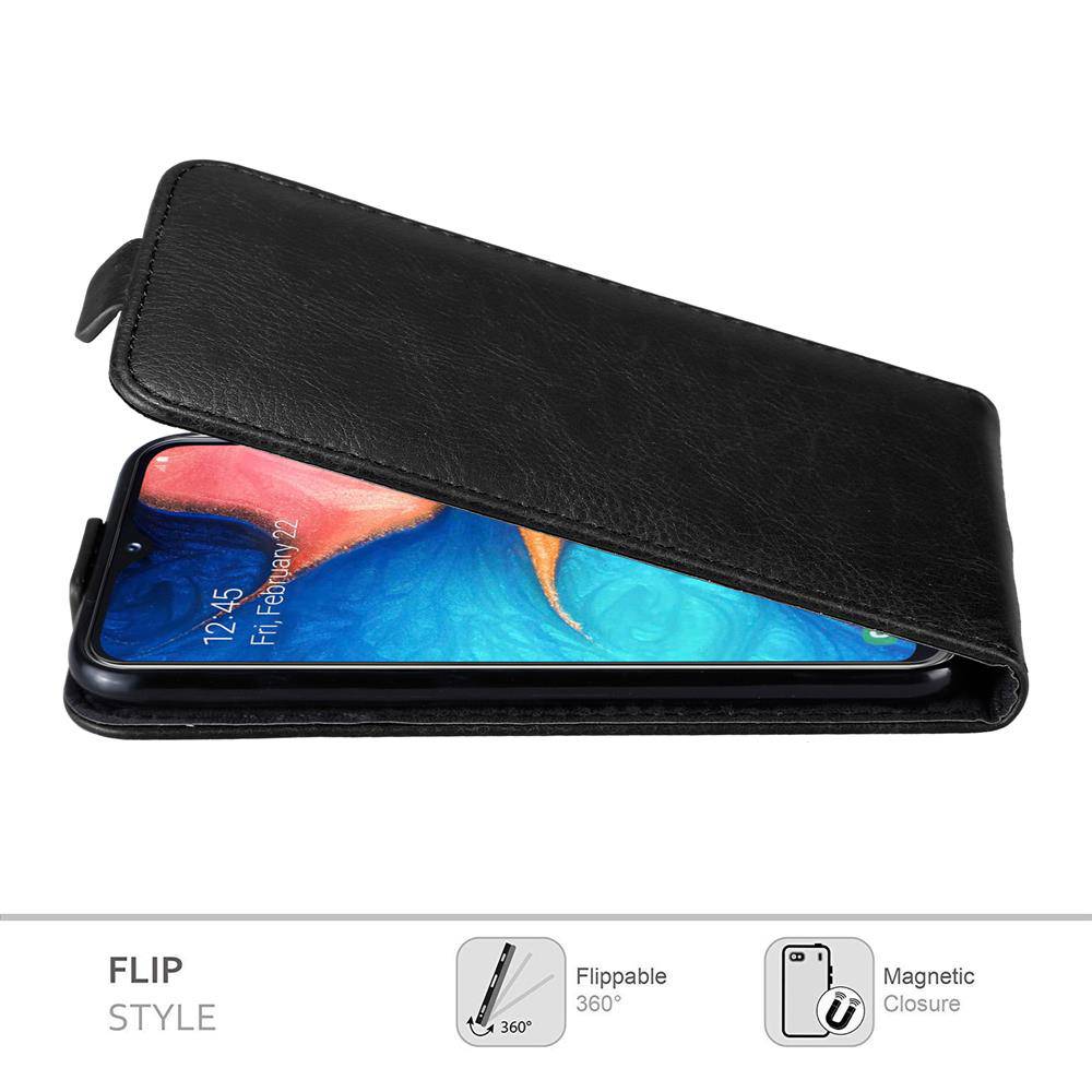 Cadorabo Hülle für Samsung Galaxy A10e / A20e Schutz Hülle in Schwarz Flip Etui Handyhülle Case Cover