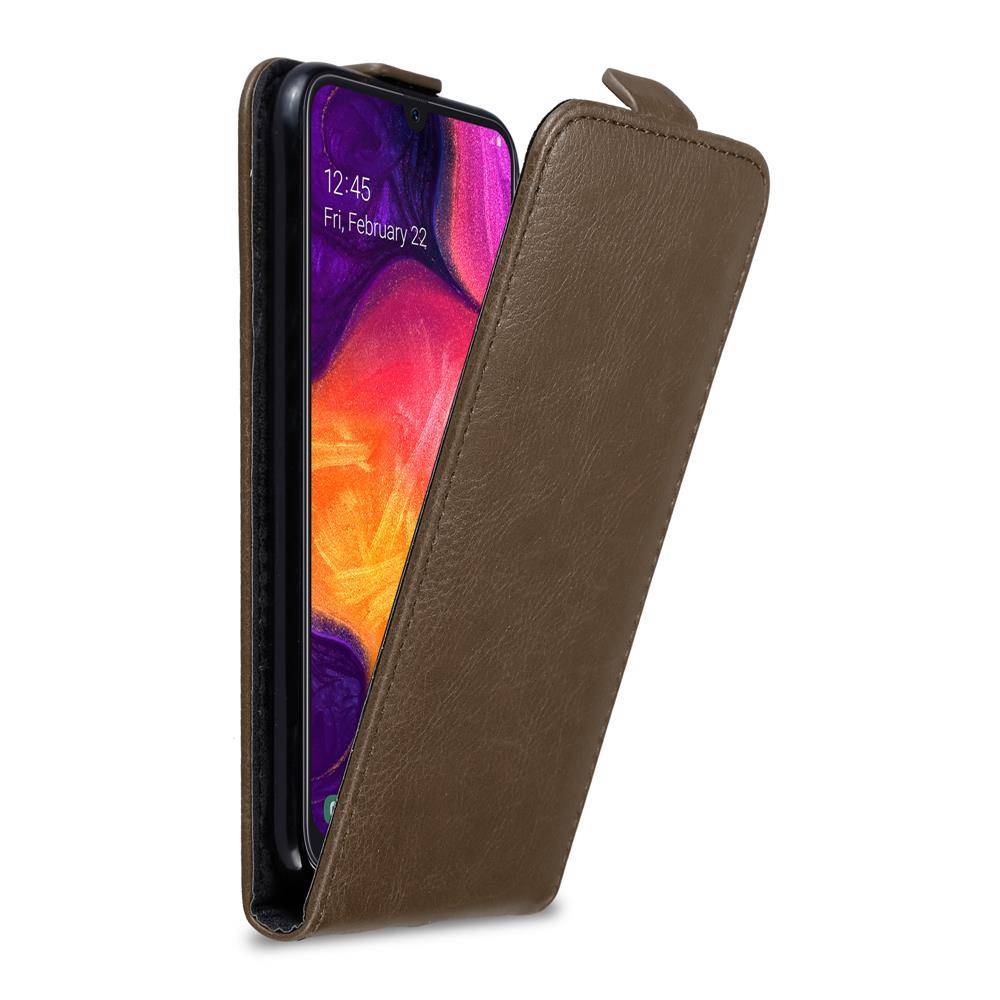 Cadorabo Hülle für Samsung Galaxy A50 4G / A50s / A30s Schutz Hülle in Braun Flip Etui Handyhülle Case Cover