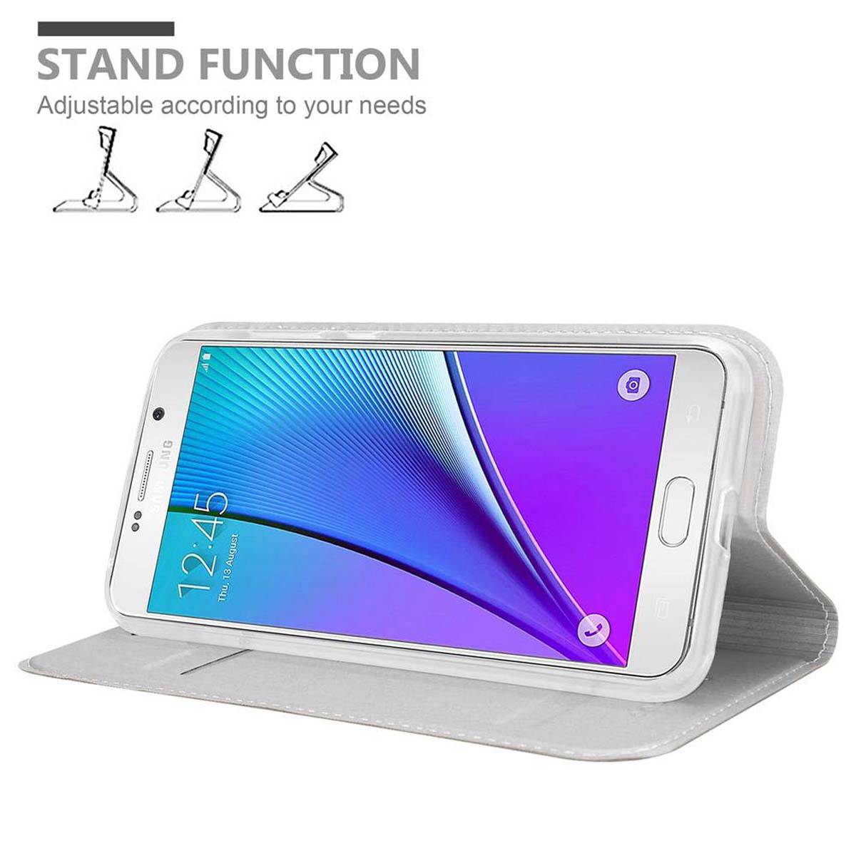 Cadorabo Handyhülle für Samsung Galaxy NOTE 5 Schutz Hülle in Silber Cover Etui Book Case Booklet