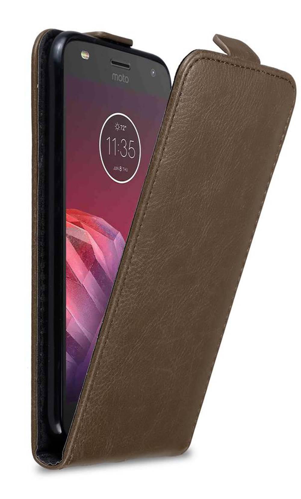 Cadorabo Hülle für Motorola MOTO Z2 PLAY / Z2 FORCE Schutz Hülle in Braun Flip Etui Handyhülle Case Cover