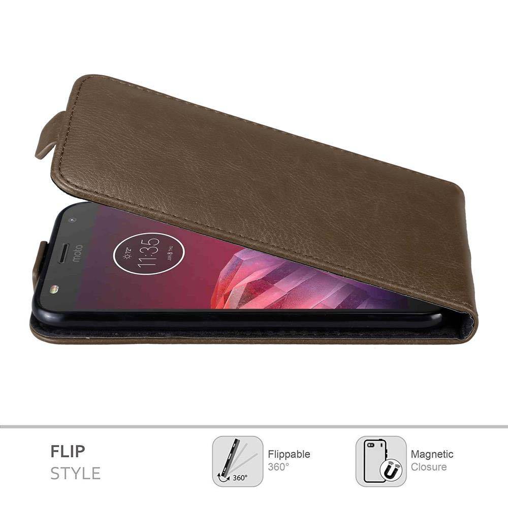 Cadorabo Hülle für Motorola MOTO Z2 PLAY / Z2 FORCE Schutz Hülle in Braun Flip Etui Handyhülle Case Cover
