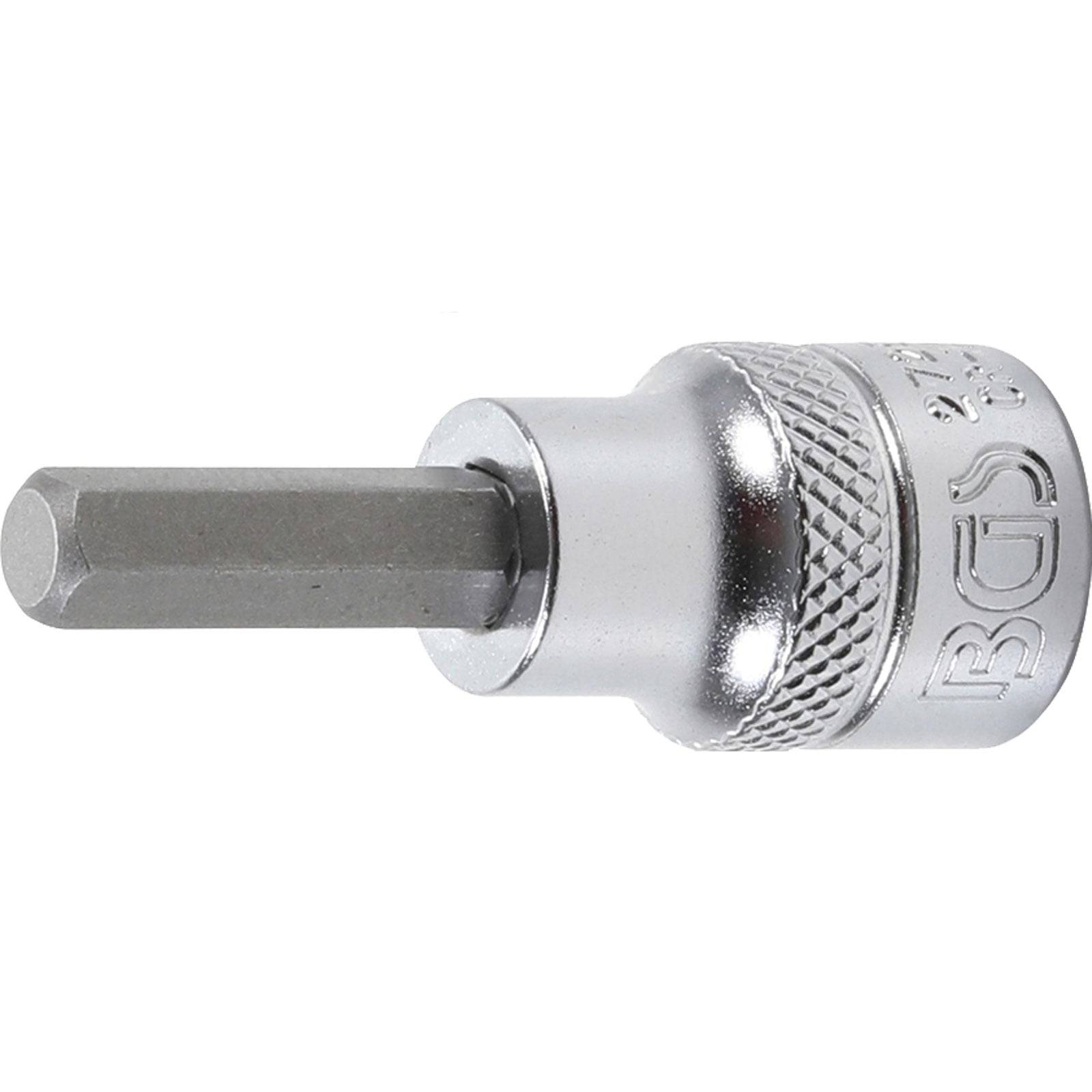 Eine Sechskant-Bit-Stecknuss mit einer silberfarbenen Metalloberfläche und der Gravur 'BGS' an der Seite.