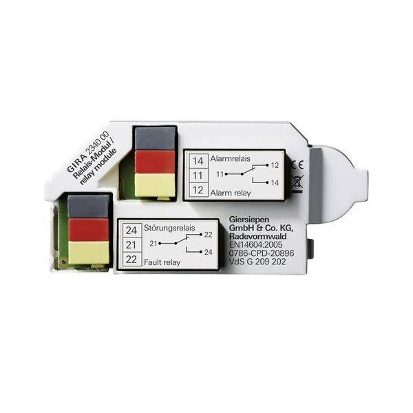 Ein Relaismodul mit gekennzeichneten Abschnitten für ‚Alarmrelais' und ‚Fehlerrelais'. Herstellerangaben und Modellnummer ‚GIRA 240300'.