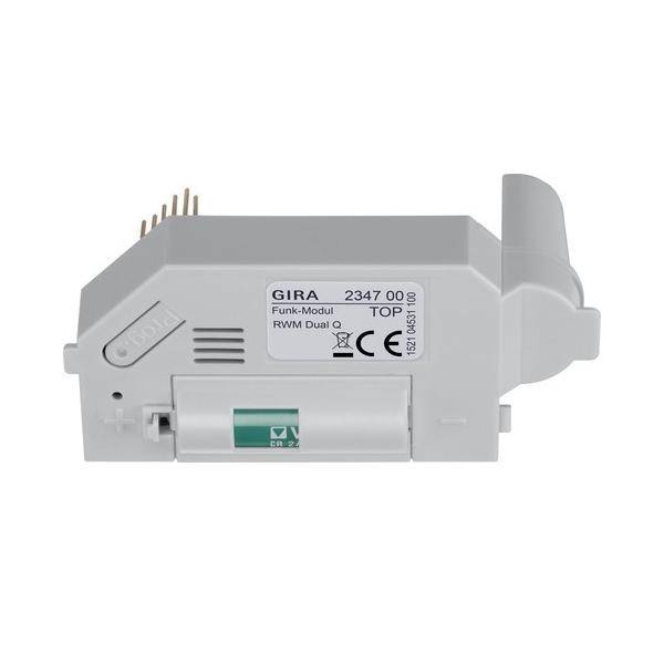 Ein Gerät mit der Bezeichnung 'GIRA 2347 00', ausgestattet mit einer Schaltungskomponente und einem Batteriefach, was auf eine Verwendung für elektronische Anwendungen hinweist.