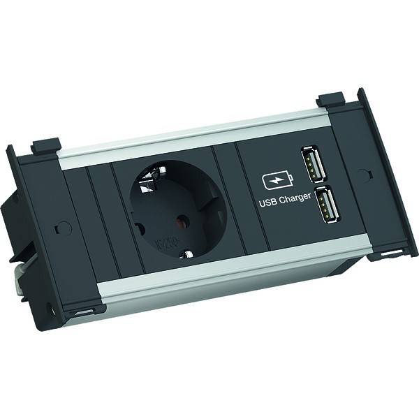 Eine Steckdose mit europäischem Stecker und zwei USB-Ladeanschlüssen.