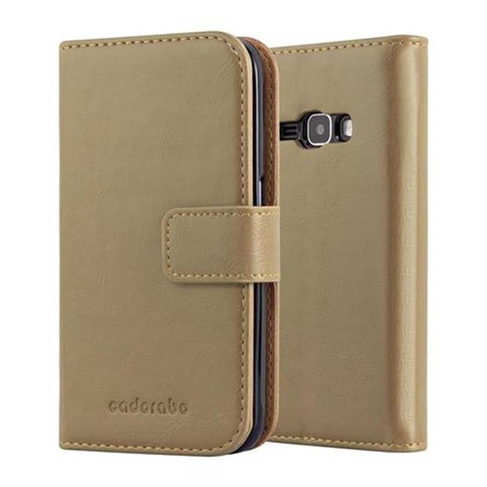 Cadorabo Hülle für Samsung Galaxy J1 2016 Schutzhülle in Braun Handyhülle Book Tasche Case Etui Luxury