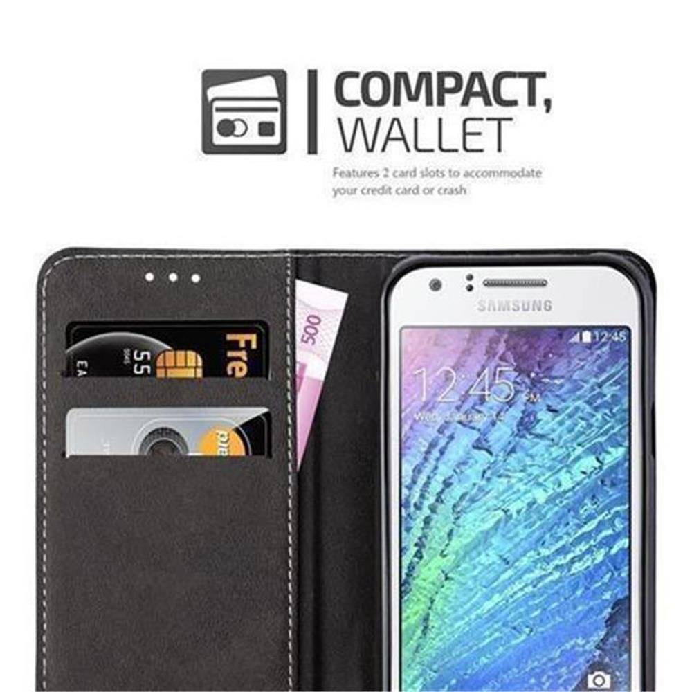Cadorabo Hülle für Samsung Galaxy J1 2015 Schutzhülle in Schwarz SHandyhülle Book Case Etui Kunstleder