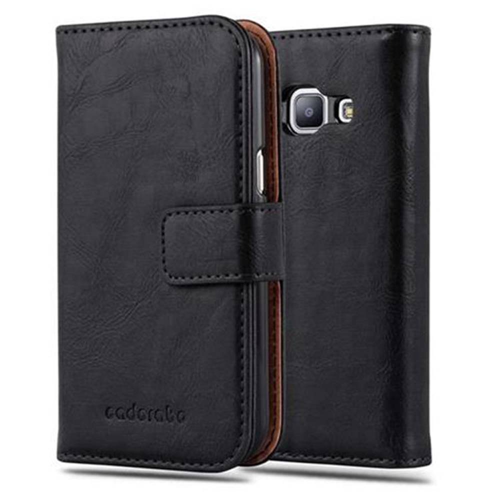 Cadorabo Hülle für Samsung Galaxy J1 2015 Schutzhülle in Schwarz Handyhülle Book Tasche Case Etui Luxury