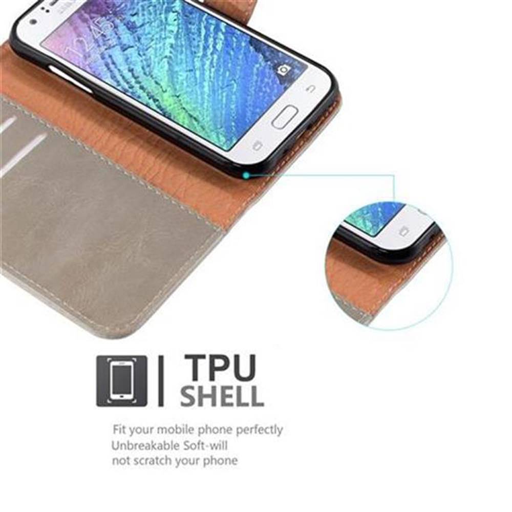 Cadorabo Hülle für Samsung Galaxy J1 2015 Schutzhülle in Braun Handyhülle Book Tasche Case Etui Luxury