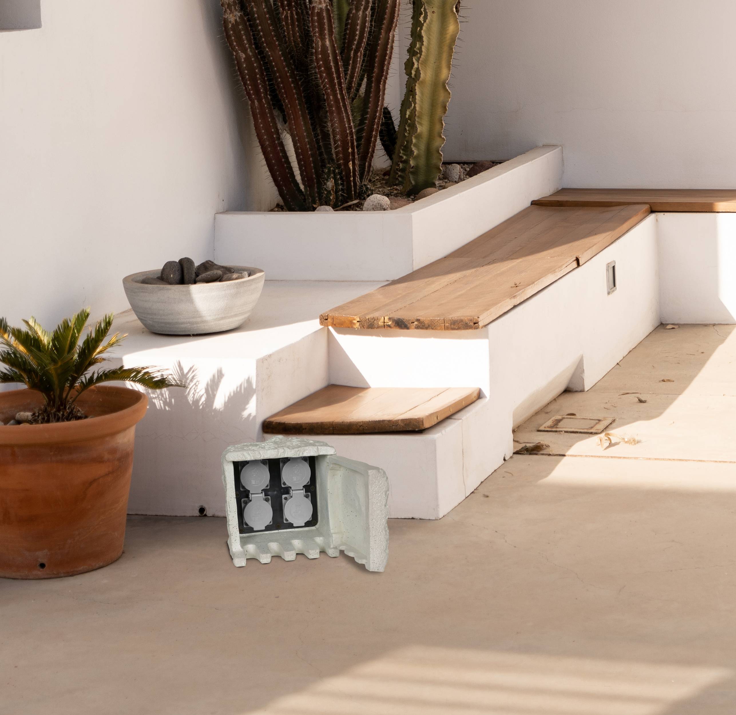 Außen-Steckdosenstein "ROCCUS"