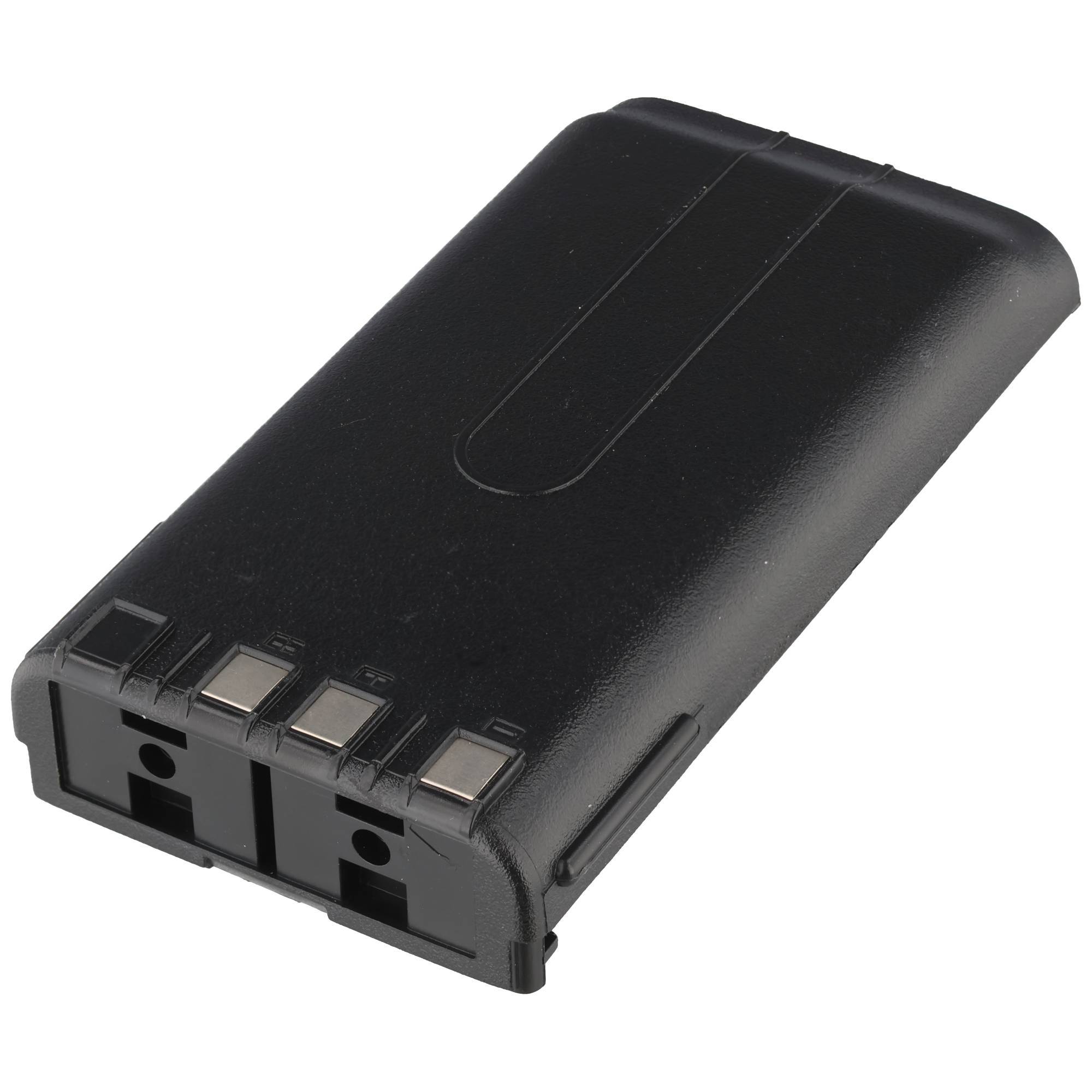 Schwarzes rechteckiges wiederaufladbares Batteriepak mit Metallkontakten an einem Ende, isoliert auf weißem Hintergrund dargestellt.