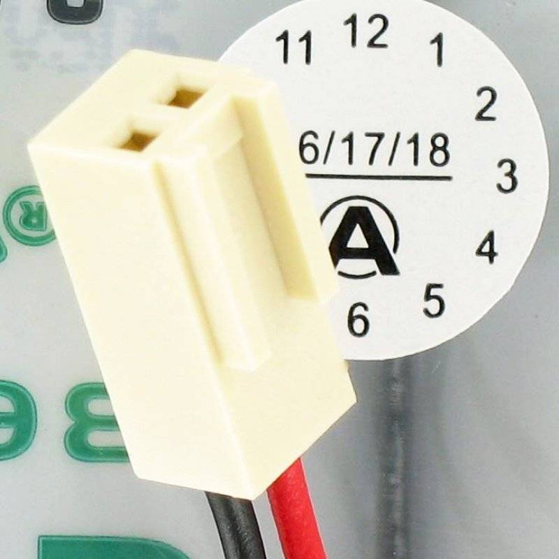 Saft F1x2 LS 33600 mit Futabastecker und Kabel