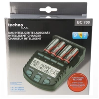 Schnell-Ladegerät BC 700 mit Entladefunktion und LCD-Display Schnell-Ladegerät BC 700 mit Entladefunktion und LCD-Display