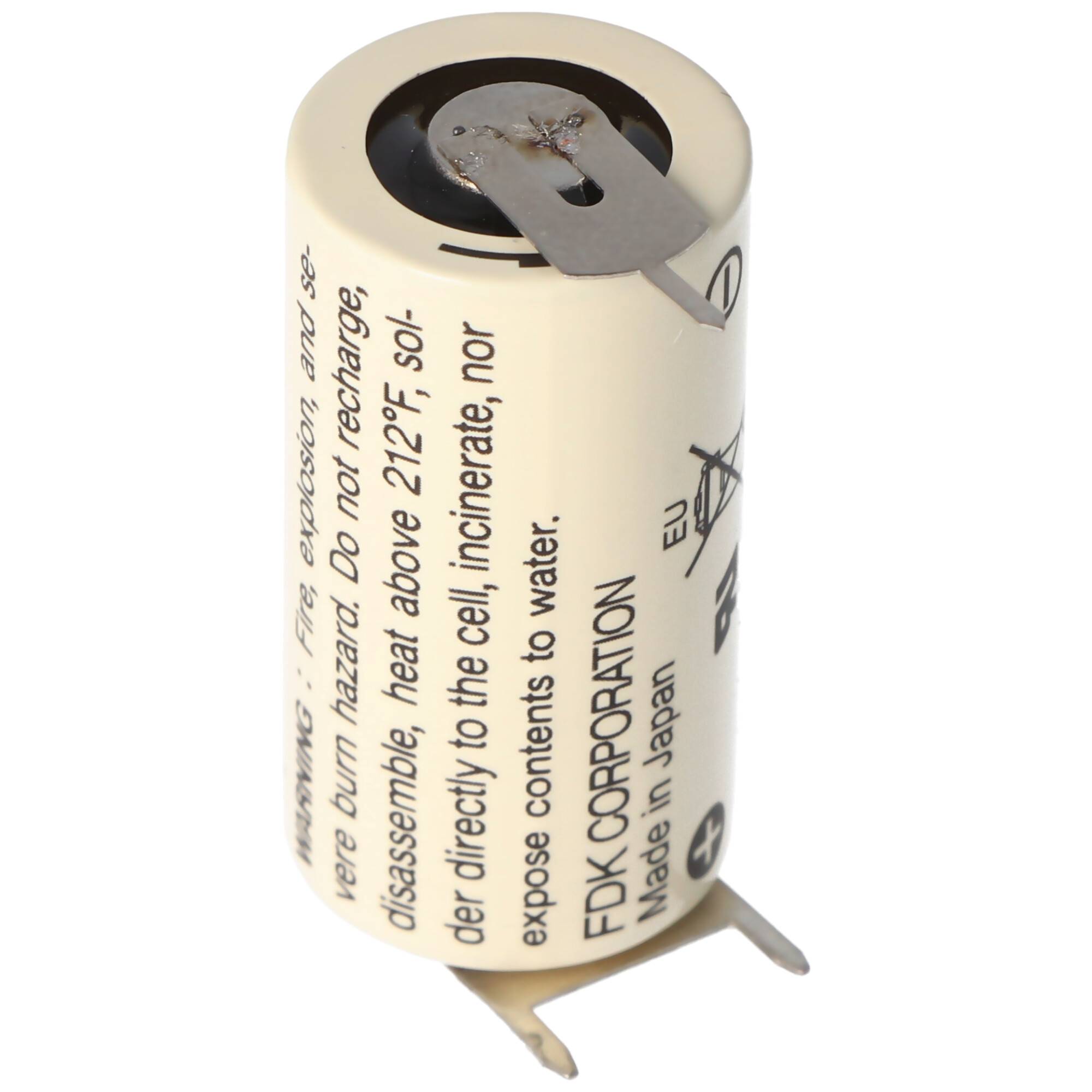 Eine zylindrische Batteriezelle mit einer zerrissenen oberen Lasche und gedrucktem Sicherheitswarntext, gezeigt auf weißem Hintergrund.