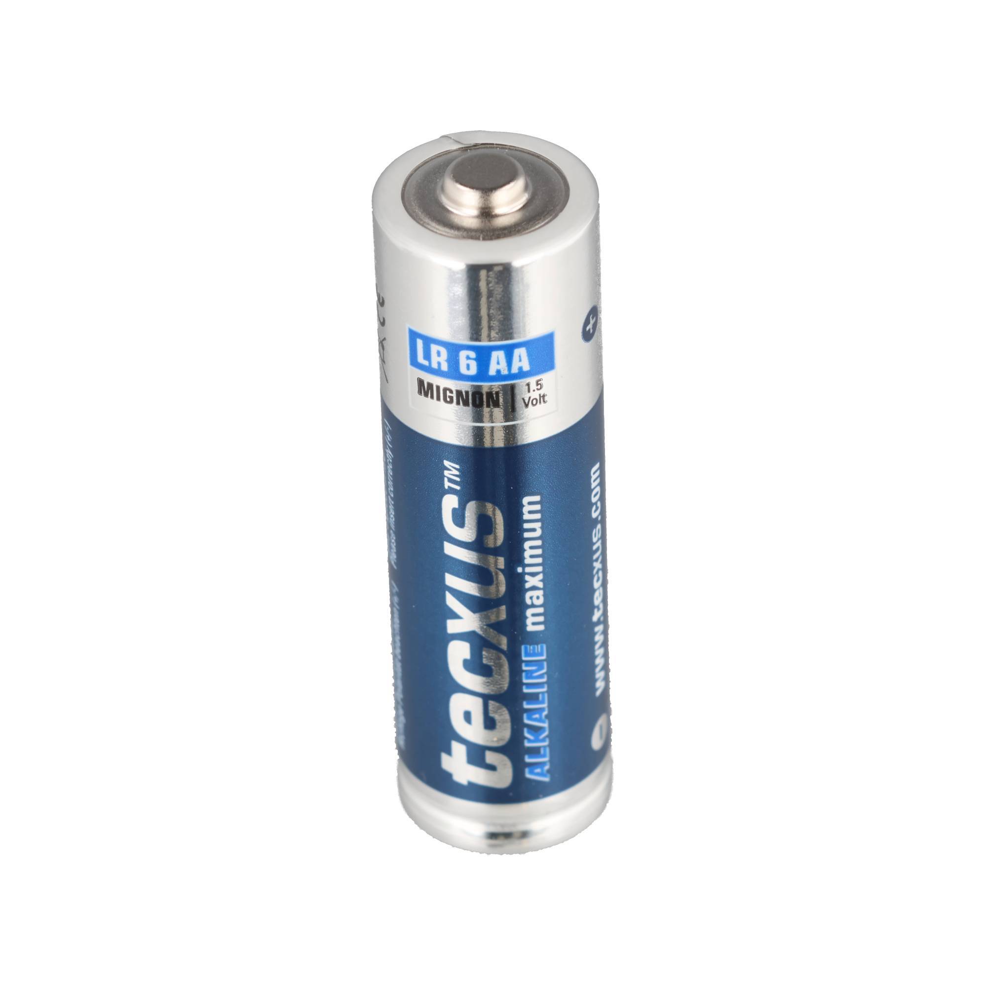 Eine einzelne AA-Batterie mit der Aufschrift „tecxus alkaline maximum