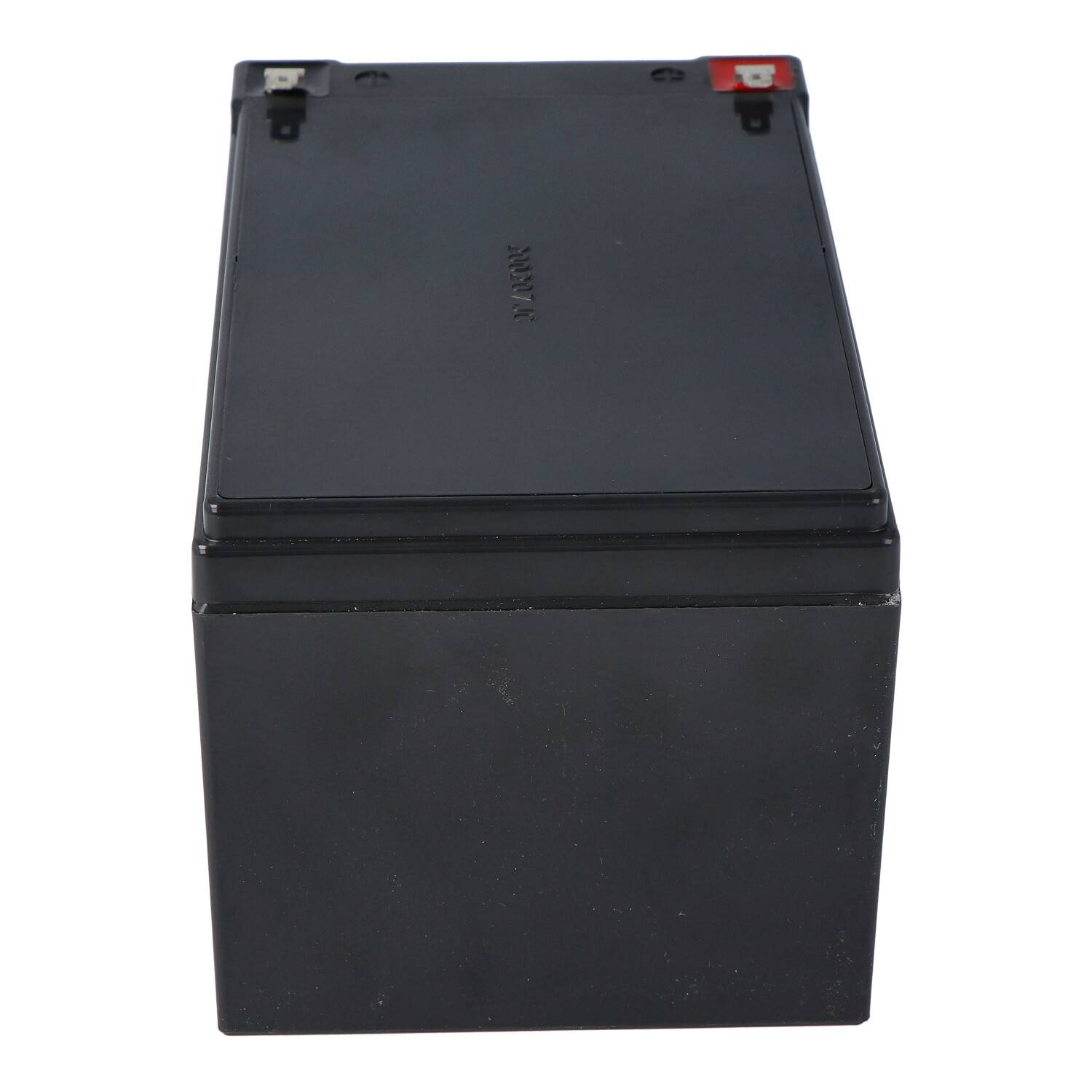 Schwarze rechteckige Batterie mit Anschlüssen an der Oberseite, dargestellt auf einem einfachen weißen Hintergrund.