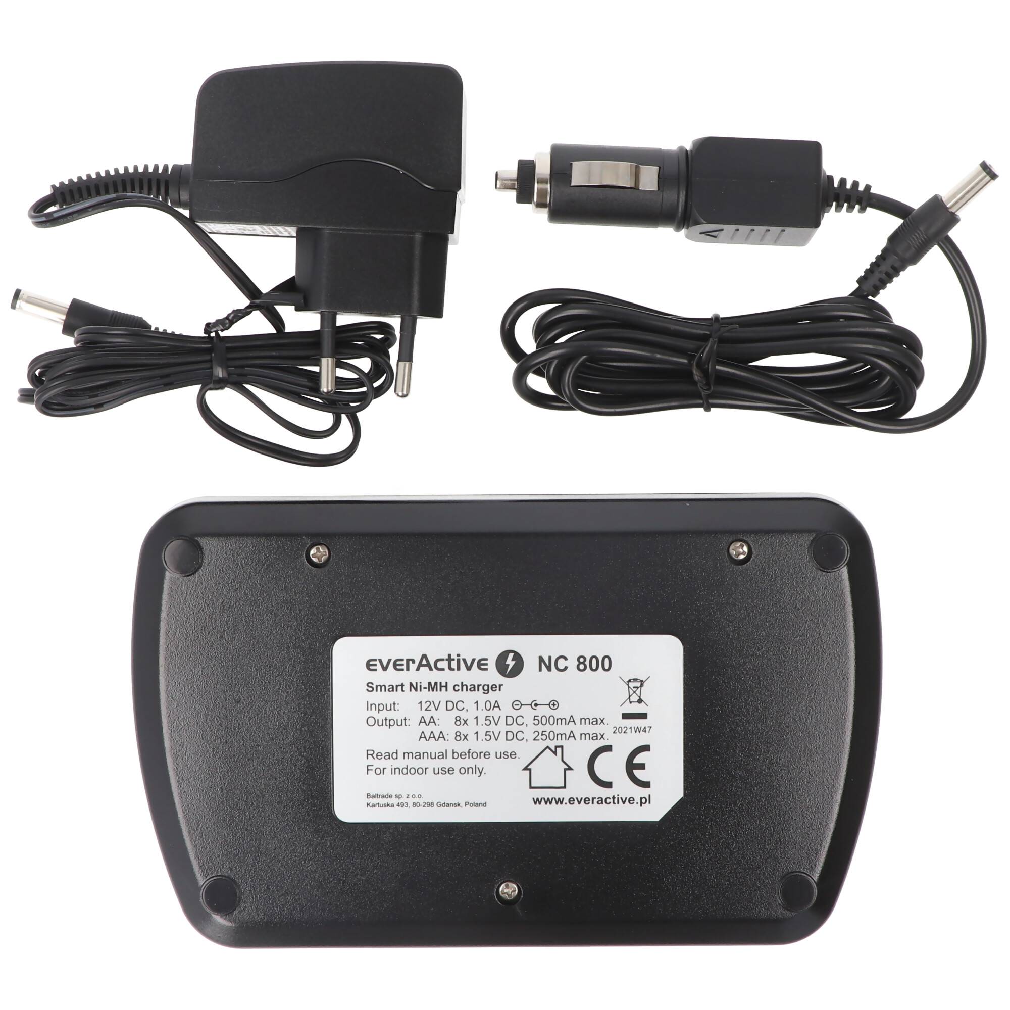Intelligentes Ni-MH Ladegerät mit Netzteil und Autoadapter, gekennzeichnet mit „everActive NC 800