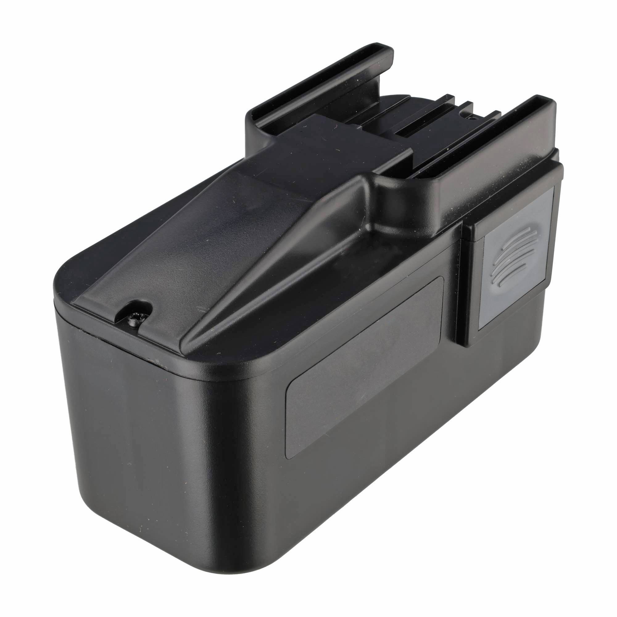 Schwarzes wiederaufladbares Batteriepaket mit Befestigungsclip und seitlichem Schnellverschluss auf weißem Hintergrund.
