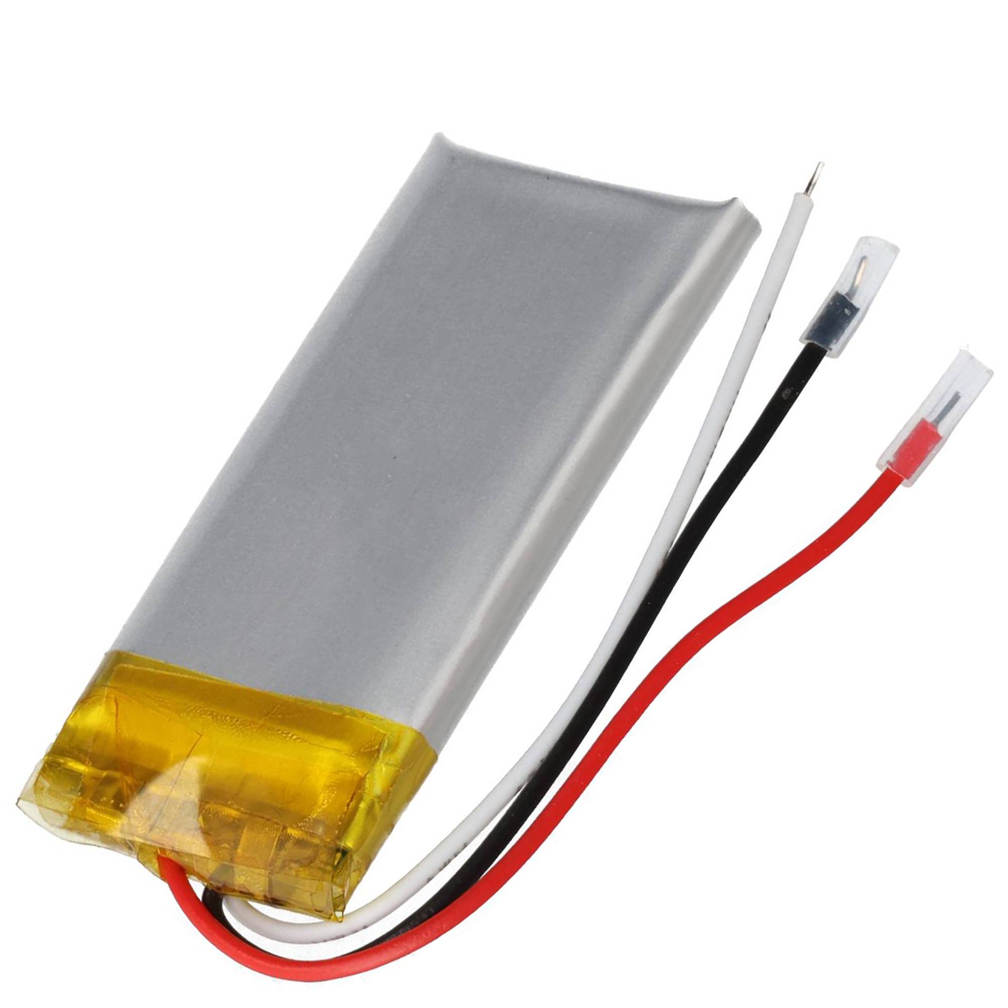Kleine silberne Lithium-Polymer-Batterie mit roten, schwarzen und weißen Drähten und Steckverbinderleitungen auf weißem Hintergrund.