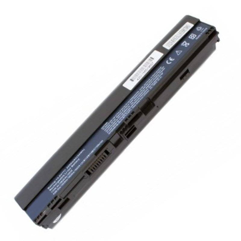 Schwarzes Laptop-Akku-Pack auf weißem Hintergrund, diagonal angewinkelt.