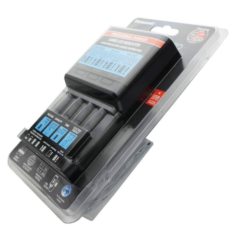 Panasonic eneloop Ladegerät BQ-CC65 inkl. LCD-Display, 4 eneloop Standard AAA Micro und AccuCell Akkubox Blue