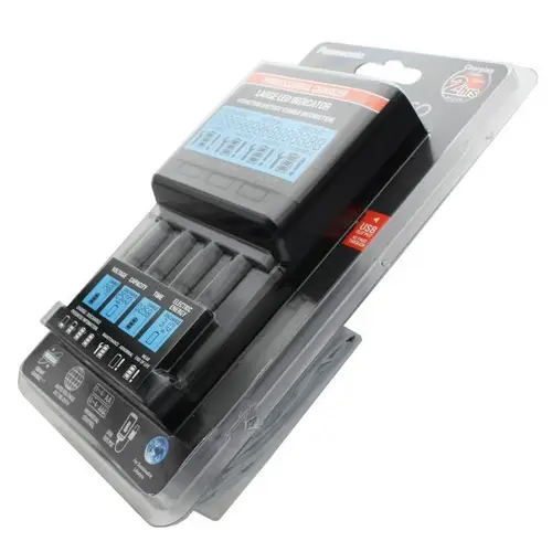 Panasonic eneloop Ladegerät BQ-CC65 inkl. LCD-Display, 4 eneloop Standard AAA Micro und AccuCell Akkubox Blue Panasonic eneloop Ladegerät BQ-CC65 inkl. LCD-Display, 4 eneloop Standard AAA Micro und AccuCell Akkubox Blue