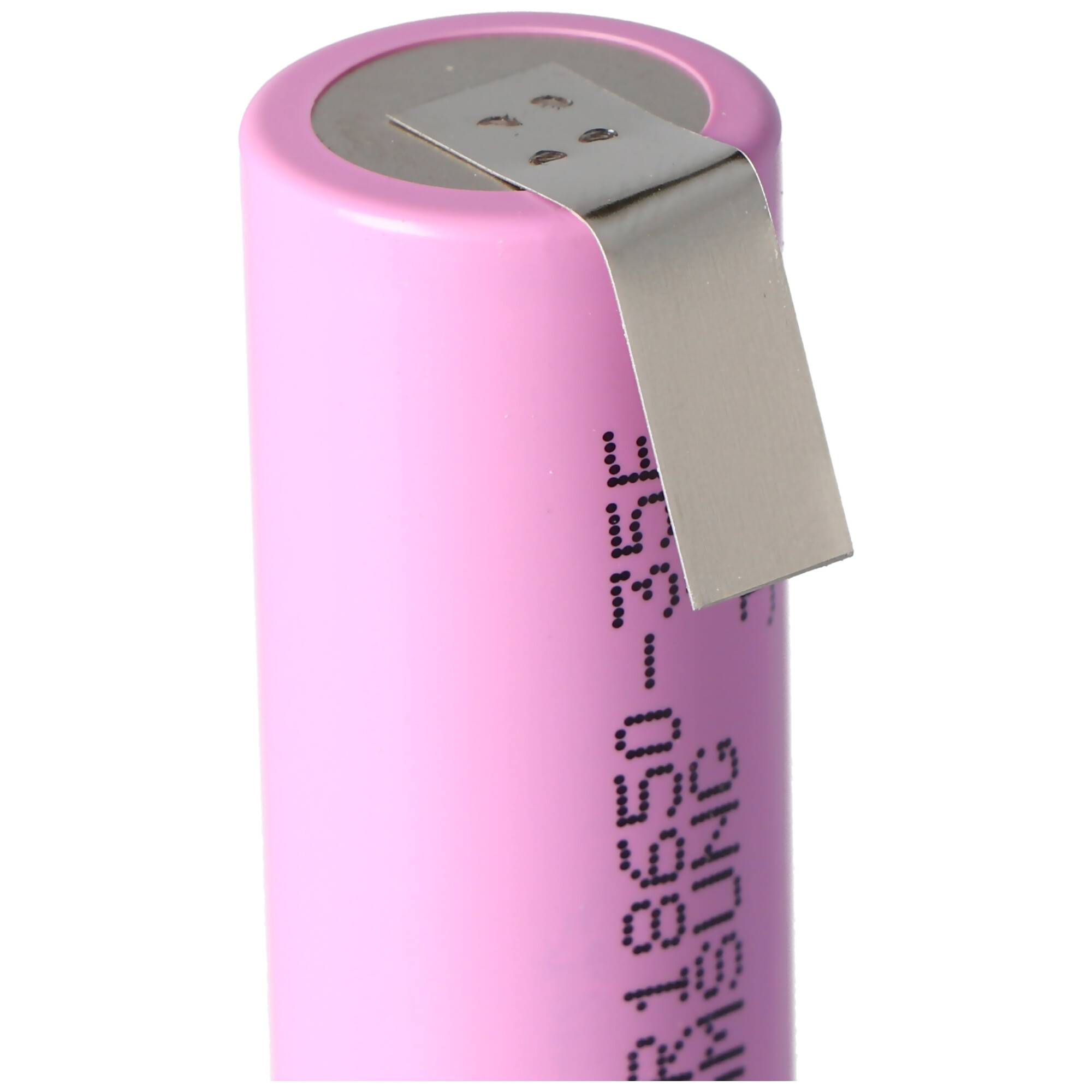 Rosa zylindrische Batterie mit einer Metallzuglasche oben, isoliert auf weißem Hintergrund dargestellt.